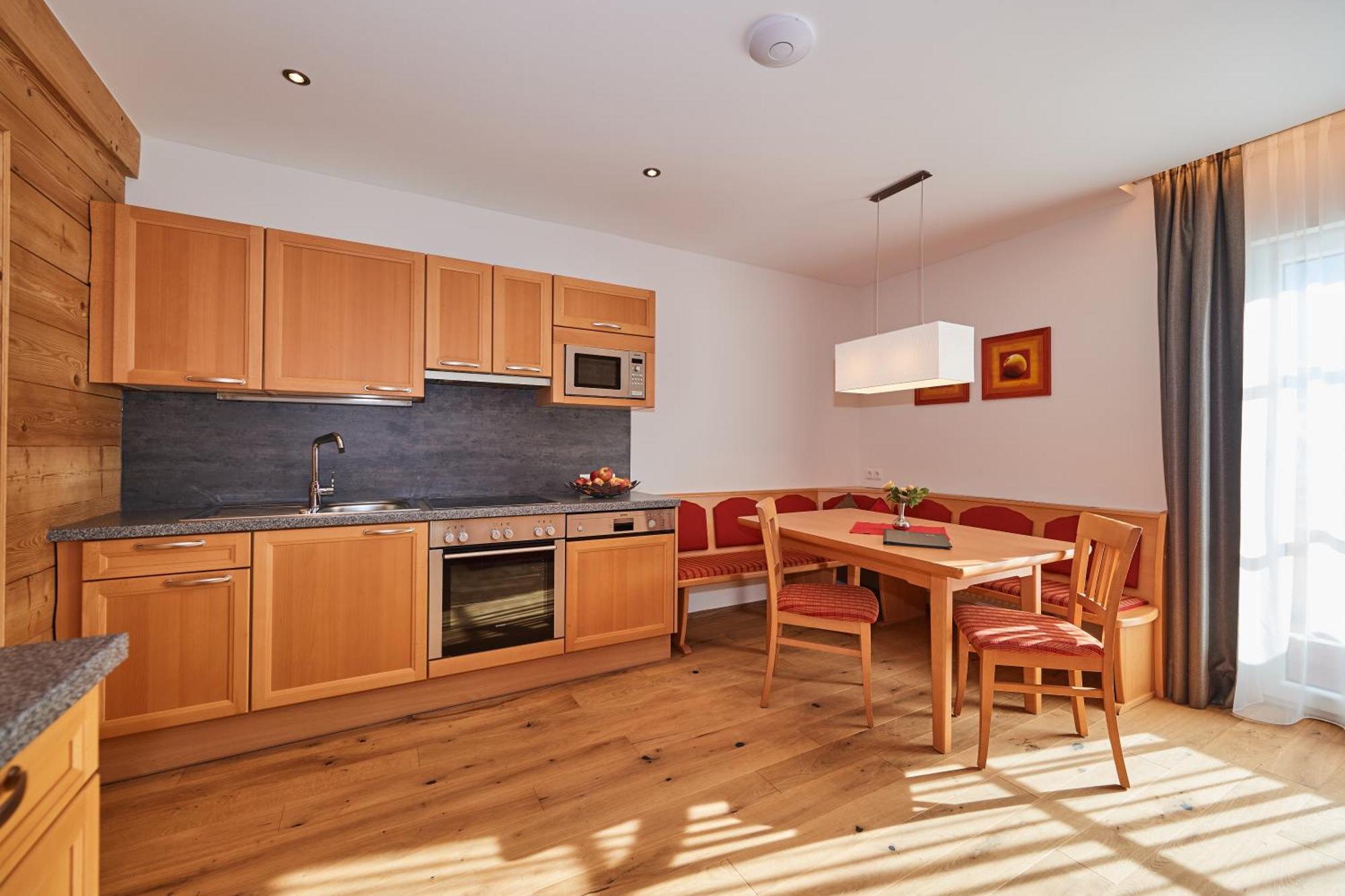 Rainerhof Aparthotel Флахау Стая снимка