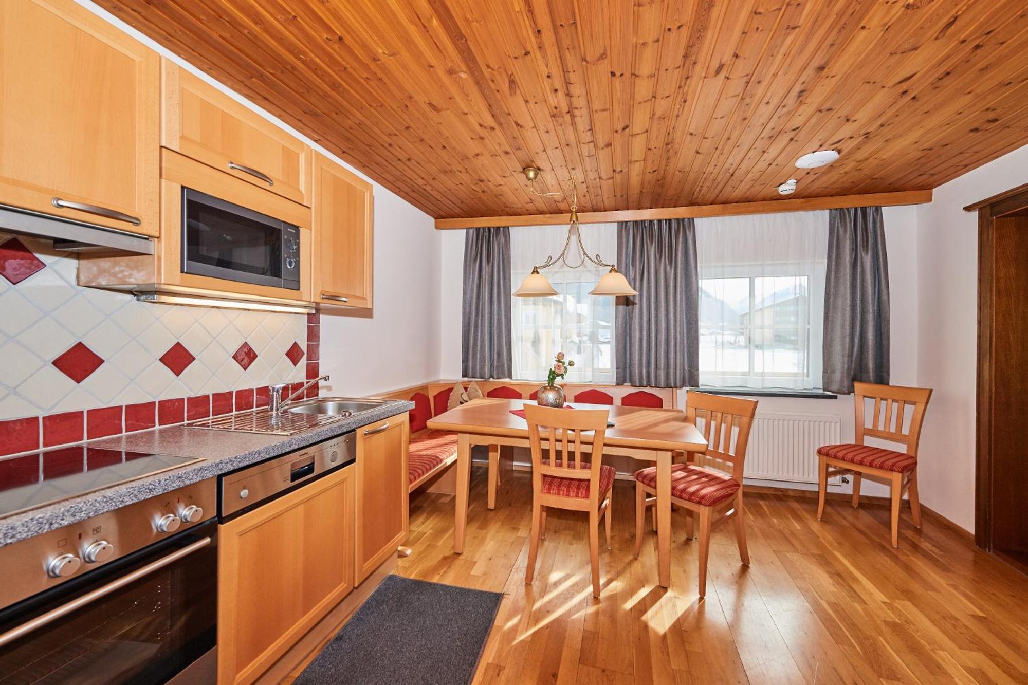 Rainerhof Aparthotel Флахау Стая снимка